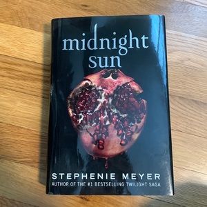 Twilight Saga: Midnight Sun by Stephenie Meyer